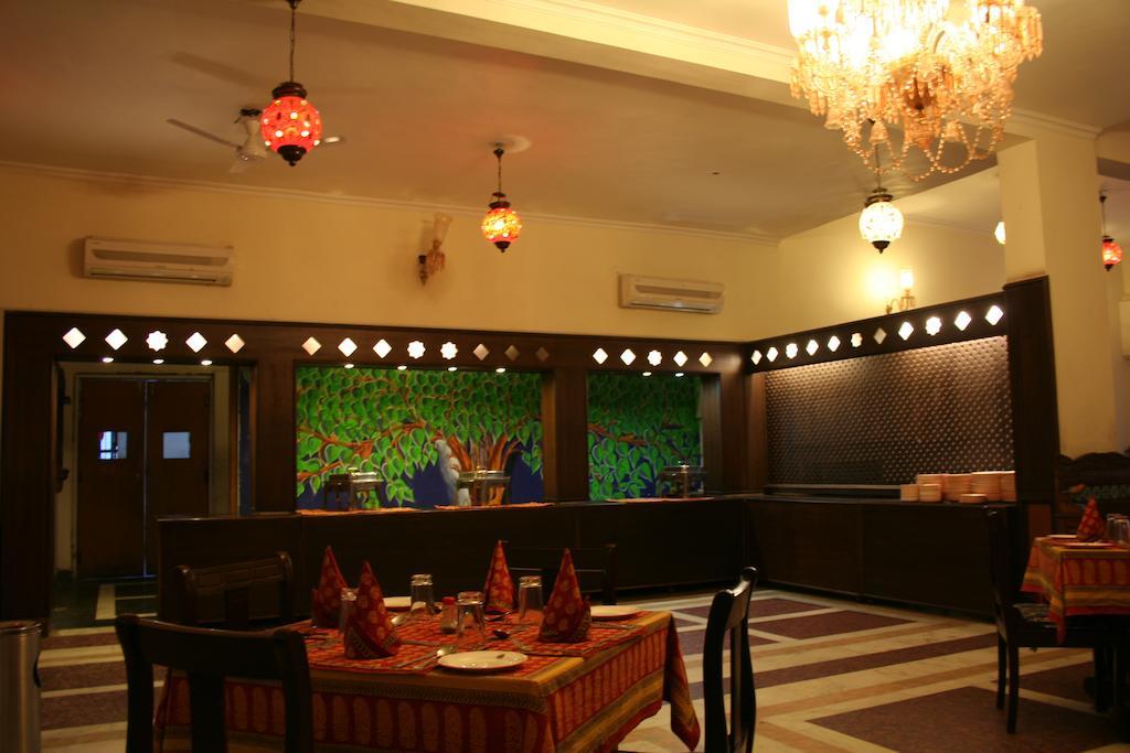 Hotel Pratap Palace Chittorgarh Exterior photo